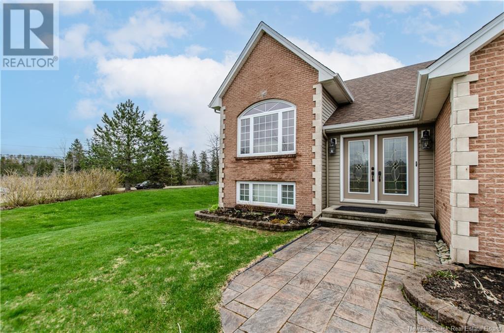 717 Royal Oaks Boulevard, Moncton, New Brunswick  E1H 3N8 - Photo 3 - NB113613