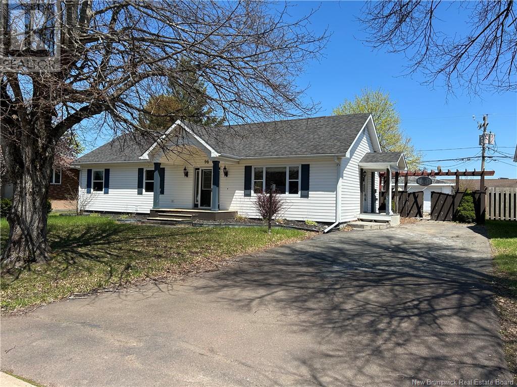 96 Smith Avenue, Shediac, New Brunswick  E4P 2T1 - Photo 2 - NB114013