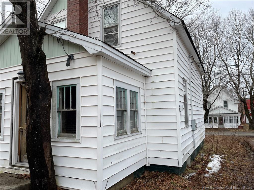 22 Beech Street, Mcadam, New Brunswick  E6J 1V8 - Photo 2 - NB114309