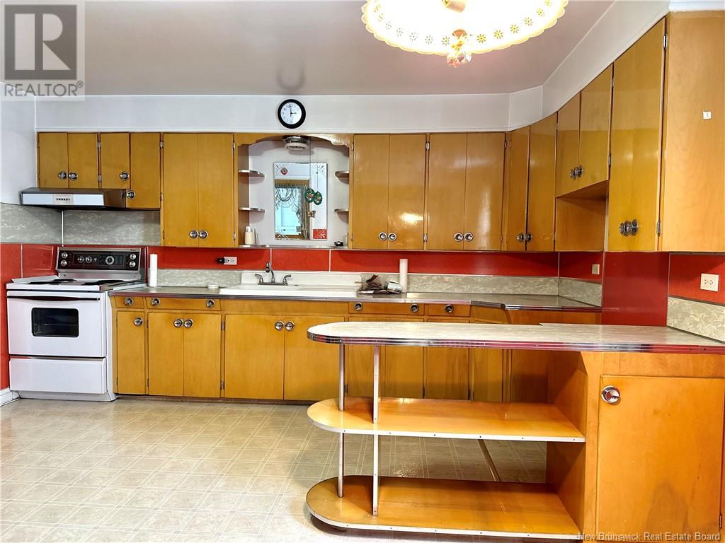 34 St-Jean, Edmundston, New Brunswick  E3V 1C8 - Photo 3 - NB114727