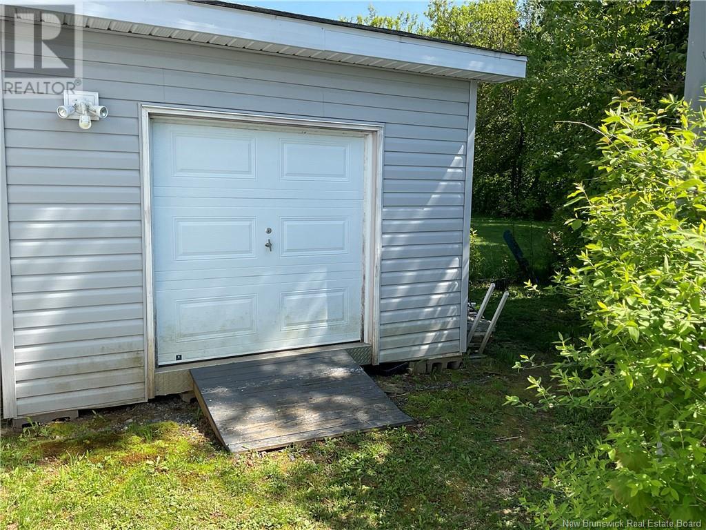 349 Hennessy Street, Bathurst, New Brunswick  E2A 2N8 - Photo 37 - NB115344