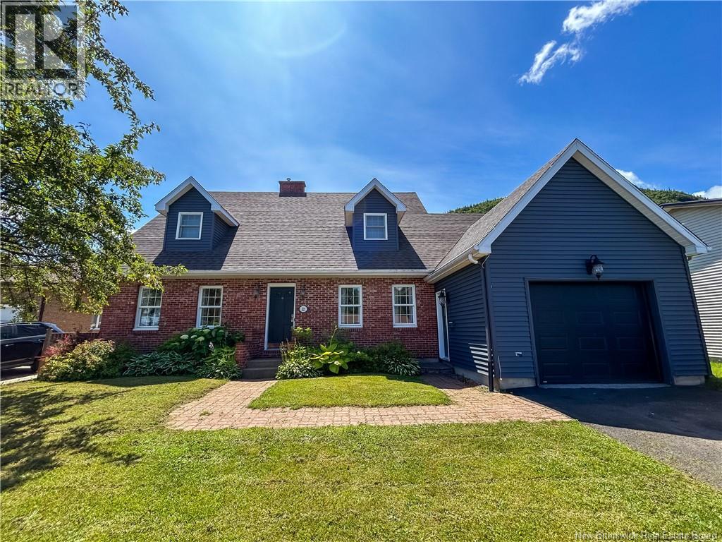 22 Walker Crescent, Campbellton, New Brunswick  E3N 3N8 - Photo 1 - NB115740