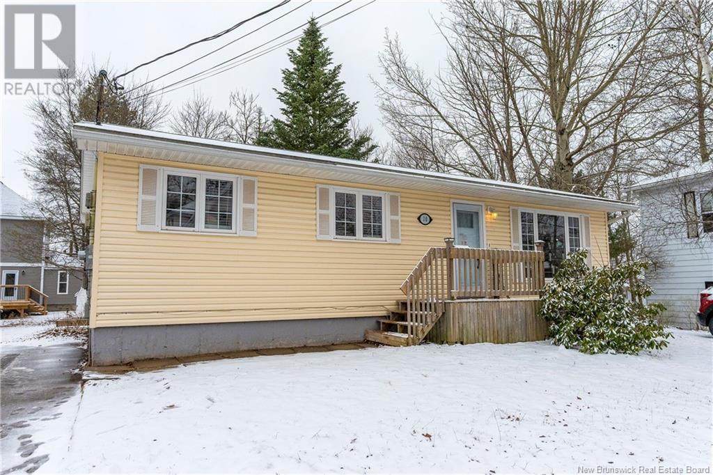 10 Massey Avenue, Moncton, New Brunswick  E1A 3C6 - Photo 2 - NB115183