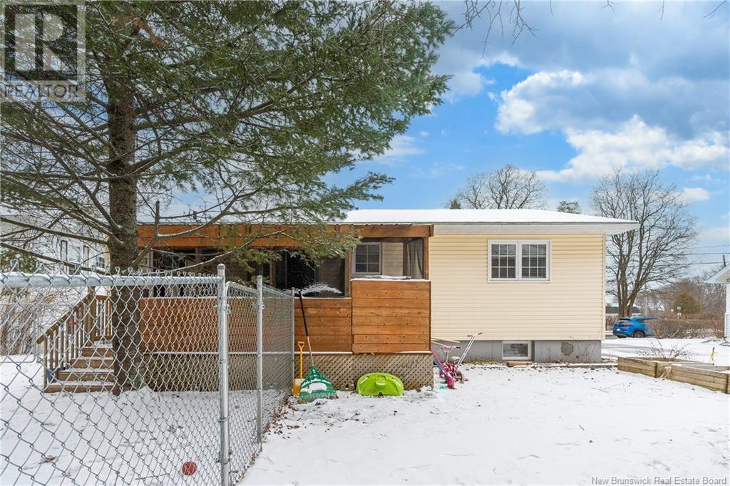 10 Massey Avenue, Moncton, New Brunswick  E1A 3C6 - Photo 5 - NB115183