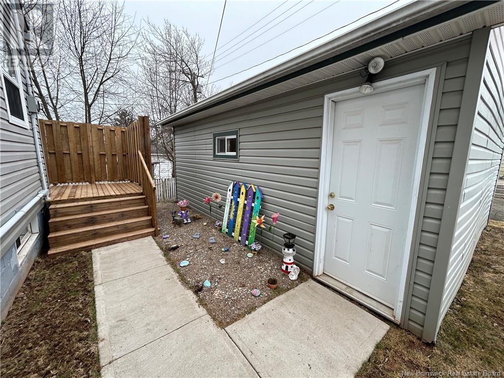 8 Leger Avenue, Dieppe, New Brunswick  E1A 2H9 - Photo 3 - NB116200