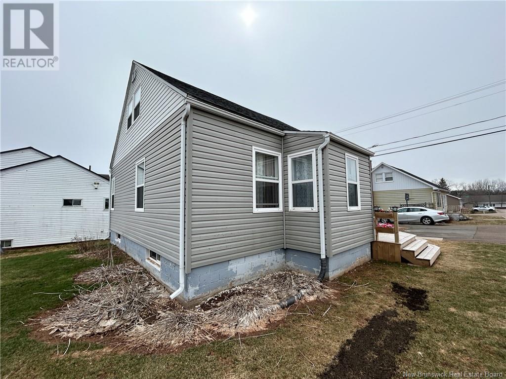 8 Leger Avenue, Dieppe, New Brunswick  E1A 2H9 - Photo 4 - NB116200