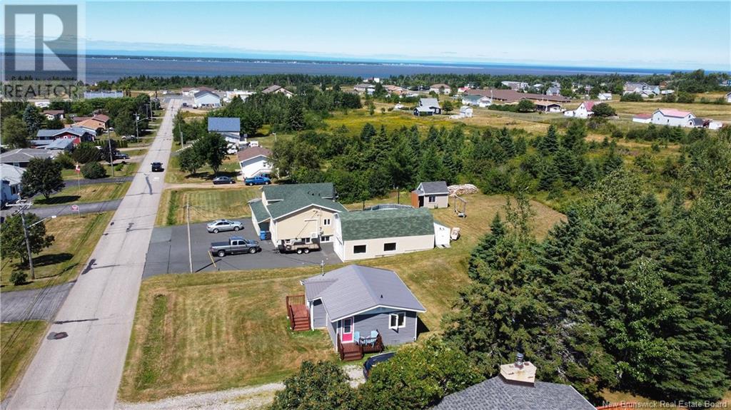 43 Léger Street, Caraquet, New Brunswick  E1W 1A3 - Photo 11 - NB116395