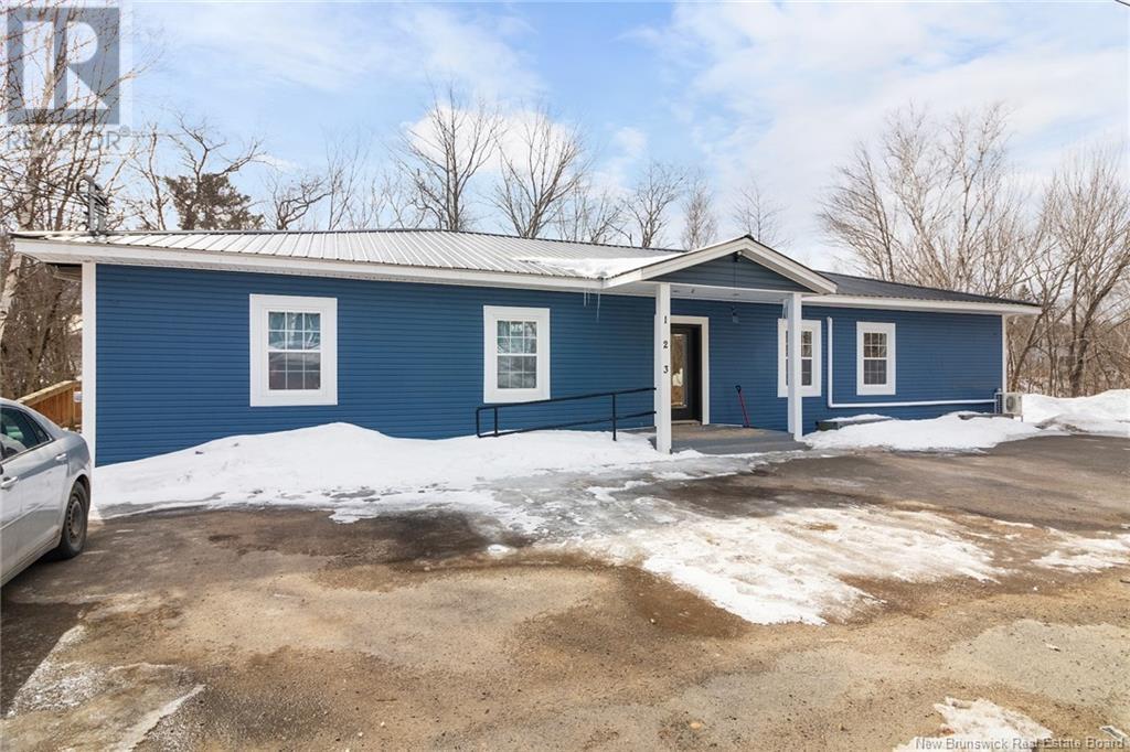 26 Brunswick Street, Minto, New Brunswick  E4B 3M8 - Photo 3 - NB116555