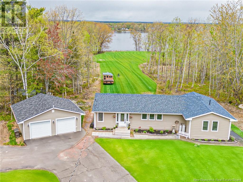 17 Hubbard Street, Burton, New Brunswick