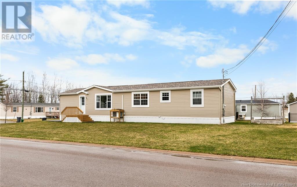 579 Champlain, Shediac, New Brunswick  E4P 9C9 - Photo 2 - NB116795
