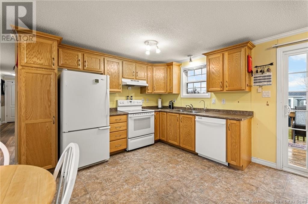 579 Champlain, Shediac, New Brunswick  E4P 9C9 - Photo 4 - NB116795