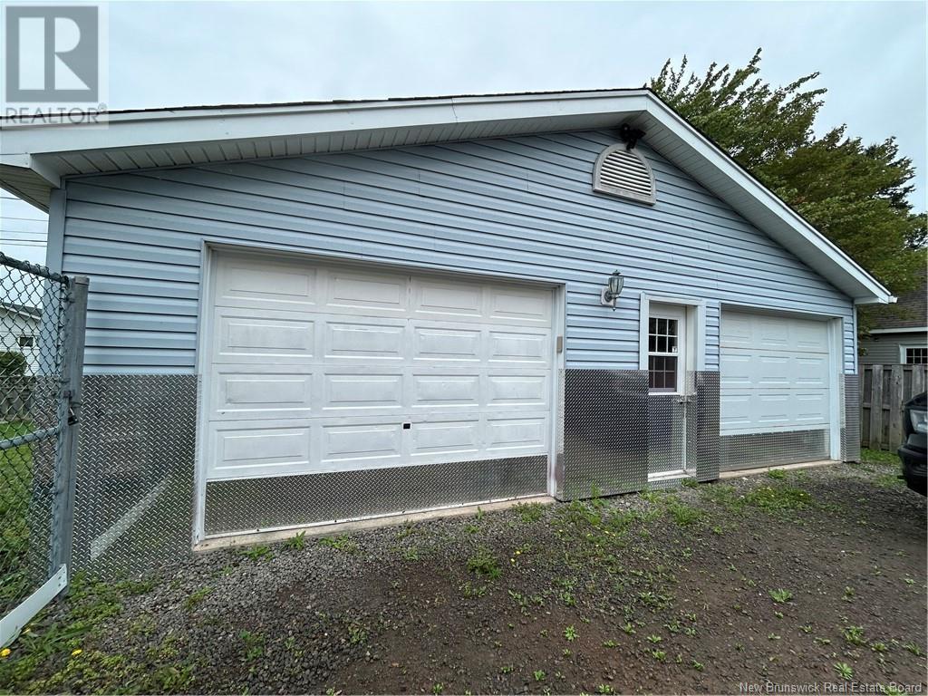 102/104 Kenmore Drive, Moncton, New Brunswick  E1A 4J9 - Photo 2 - NB117046