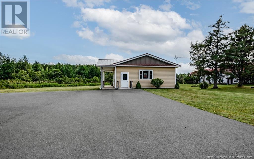 9586 Main Street, Richibucto, New Brunswick  E4W 4E6 - Photo 4 - NB117181