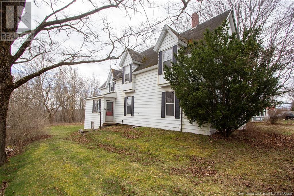 32 Queens Road, Sackville, New Brunswick  E4L 4G6 - Photo 3 - NB117107