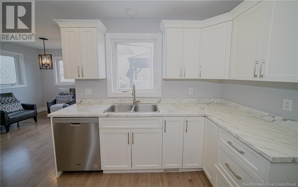 37 Mockler Street, Oromocto, New Brunswick  E2V 4S2 - Photo 3 - NB117261