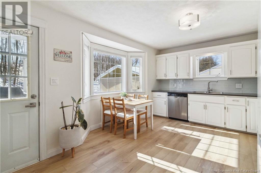1494 Woodstock Road, Fredericton, New Brunswick  E3C 1P3 - Photo 12 - NB117041