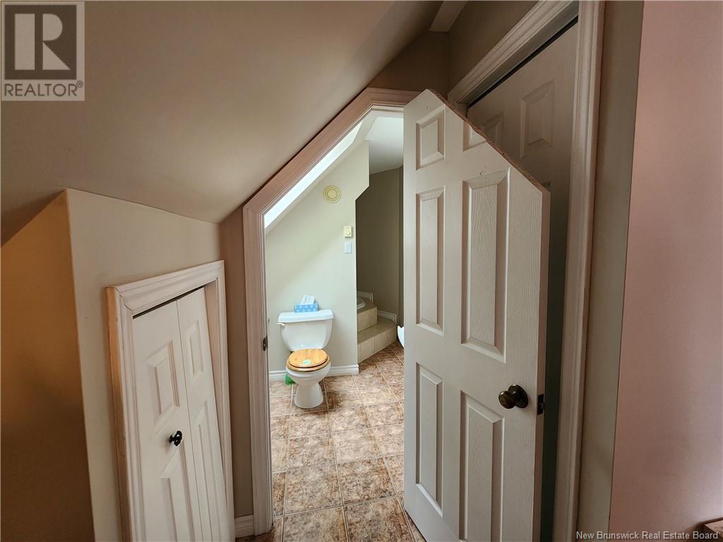 875 Roussy, Bathurst, New Brunswick  E2A 4W5 - Photo 35 - NB117384