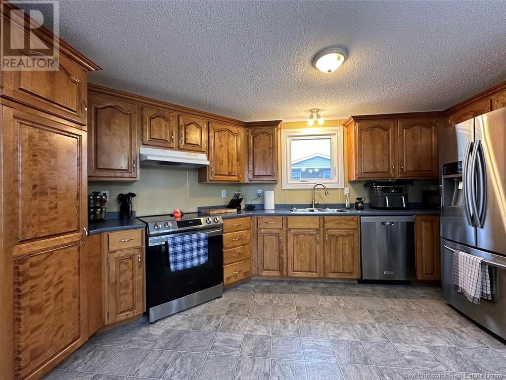 60 Cardinal Street, Edmundston, New Brunswick  E3V 5E4 - Photo 4 - NB117375