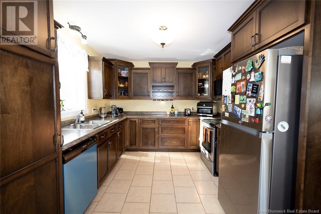 16 Howe Crescent, Oromocto, New Brunswick  E2V 4M5 - Photo 8 - NB117479