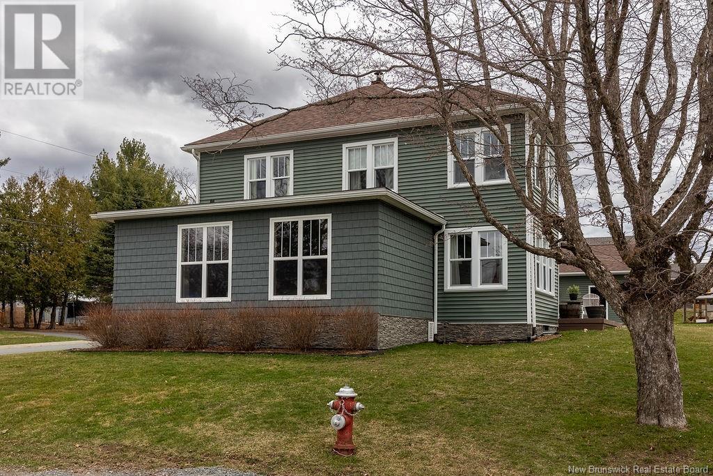 16 Elm Street, Hartland, New Brunswick  E7P 2R5 - Photo 2 - NB116734