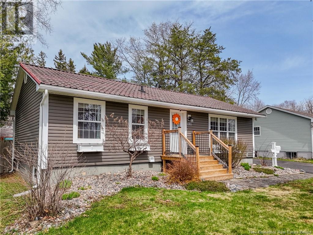 102 Fir Court, Fredericton, New Brunswick  E3A 2E8 - Photo 2 - NB116589