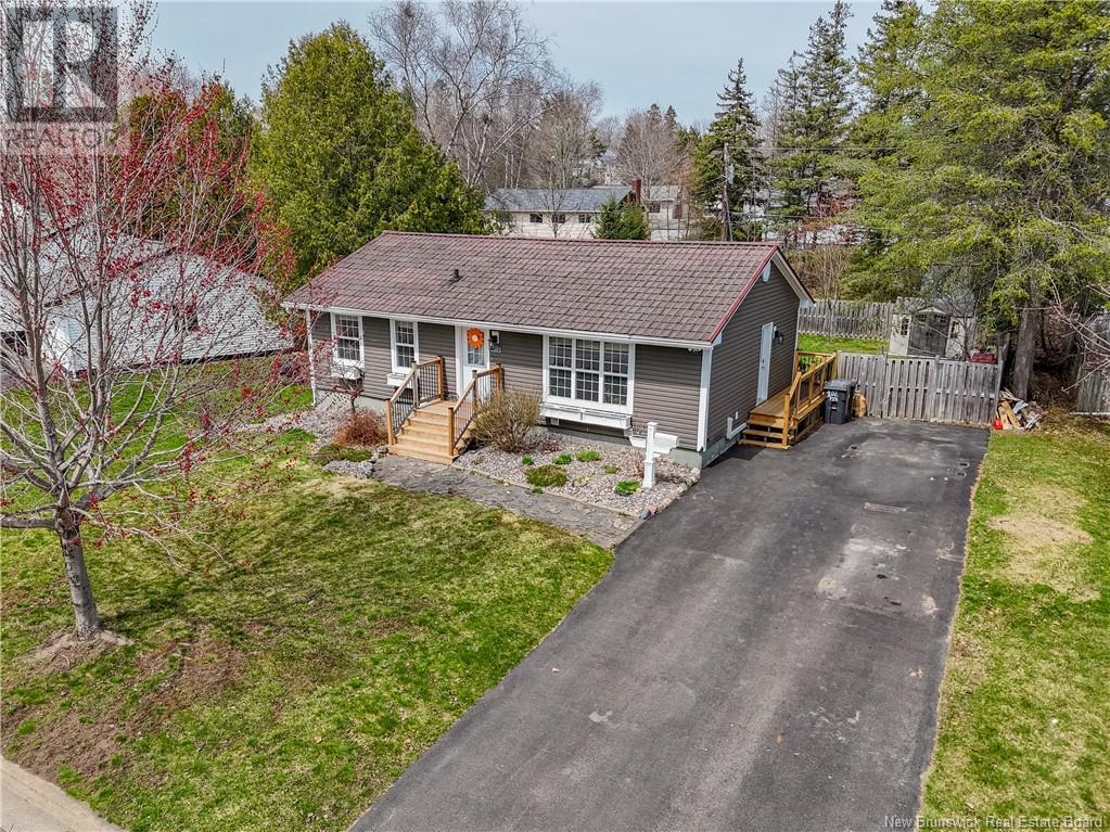 102 Fir Court, Fredericton, New Brunswick  E3A 2E8 - Photo 3 - NB116589