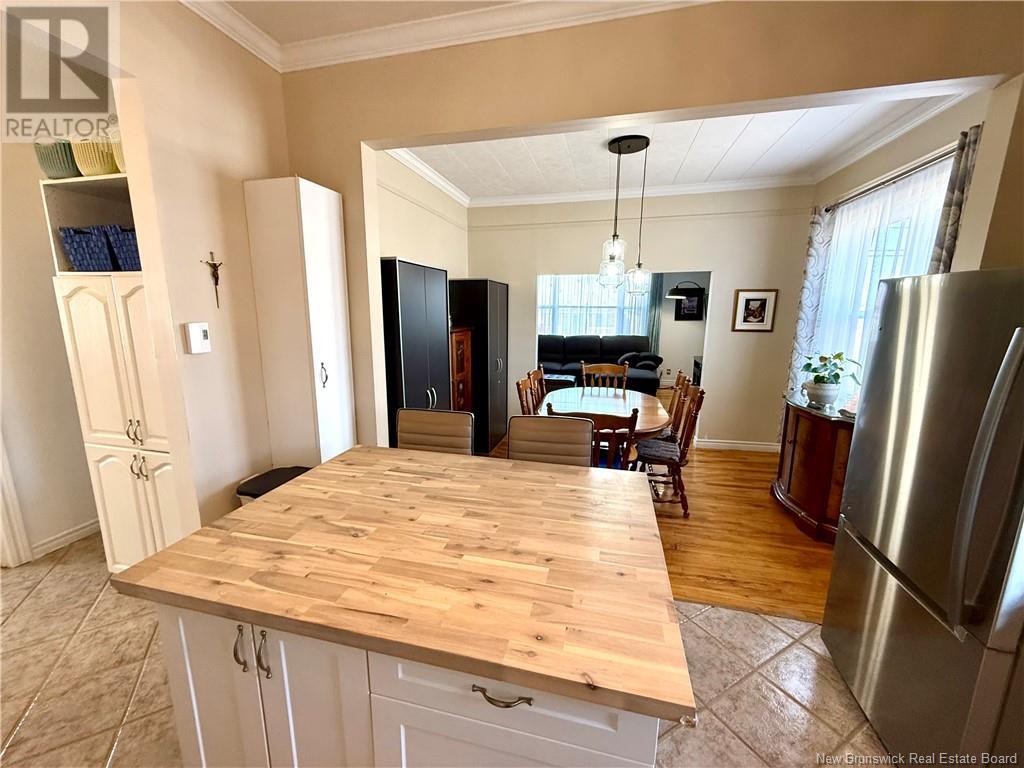 310 Boul. St-Pierre Ouest, Caraquet, New Brunswick  E1W 1A3 - Photo 12 - NB117445