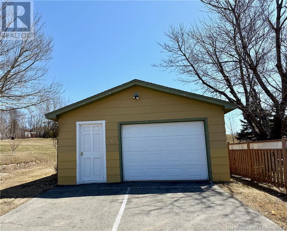 310 Boul. St-Pierre Ouest, Caraquet, New Brunswick  E1W 1A3 - Photo 6 - NB117445
