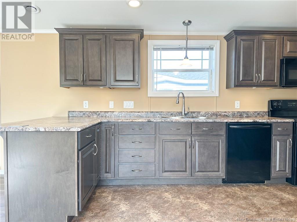 14 Ivory Court, Woodstock, New Brunswick  E7M 0G5 - Photo 7 - NB117515