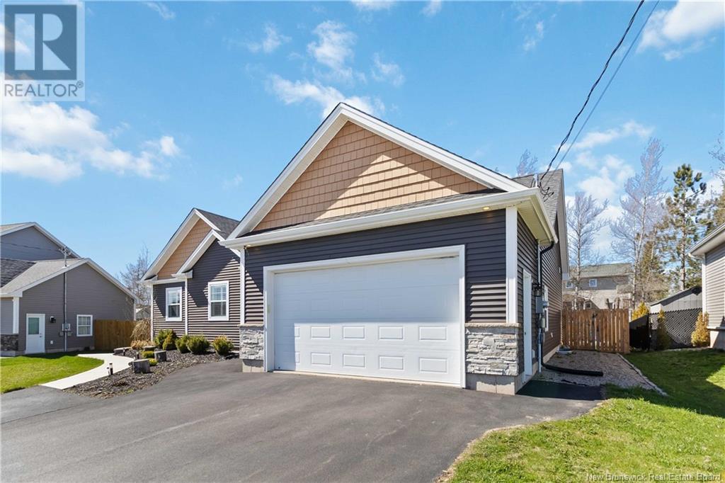 40 Suzelle, Dieppe, New Brunswick  E1A 9R8 - Photo 2 - NB117356