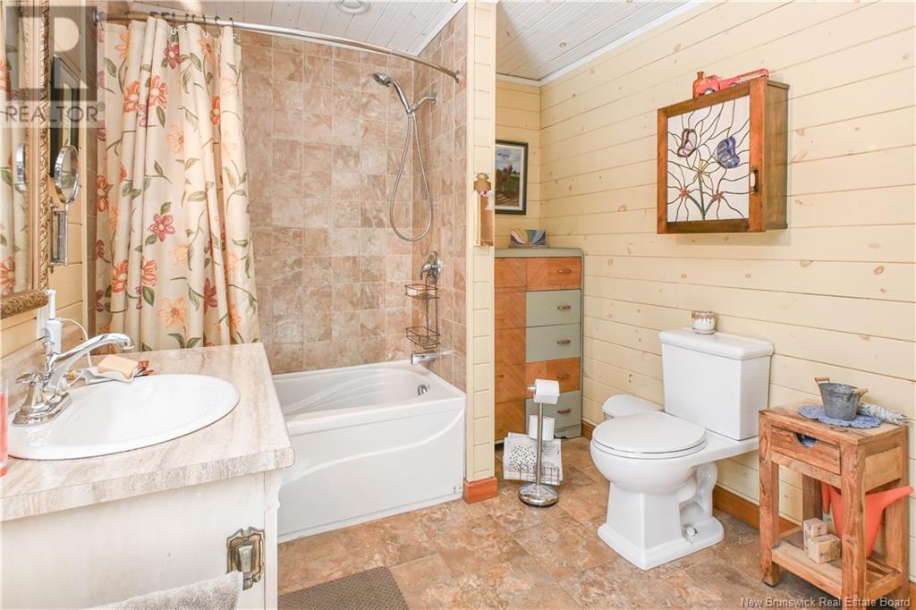 187 Saint-Simon Road, Caraquet, New Brunswick  E1W 1B3 - Photo 21 - NB117531