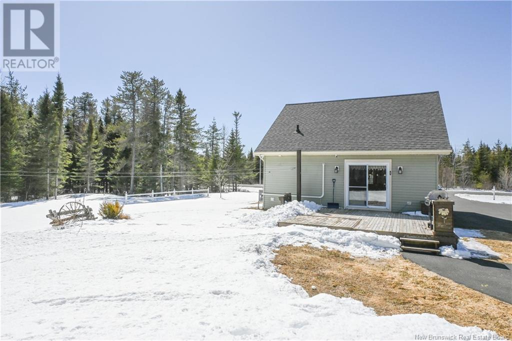 187 Saint-Simon Road, Caraquet, New Brunswick  E1W 1B3 - Photo 5 - NB117531
