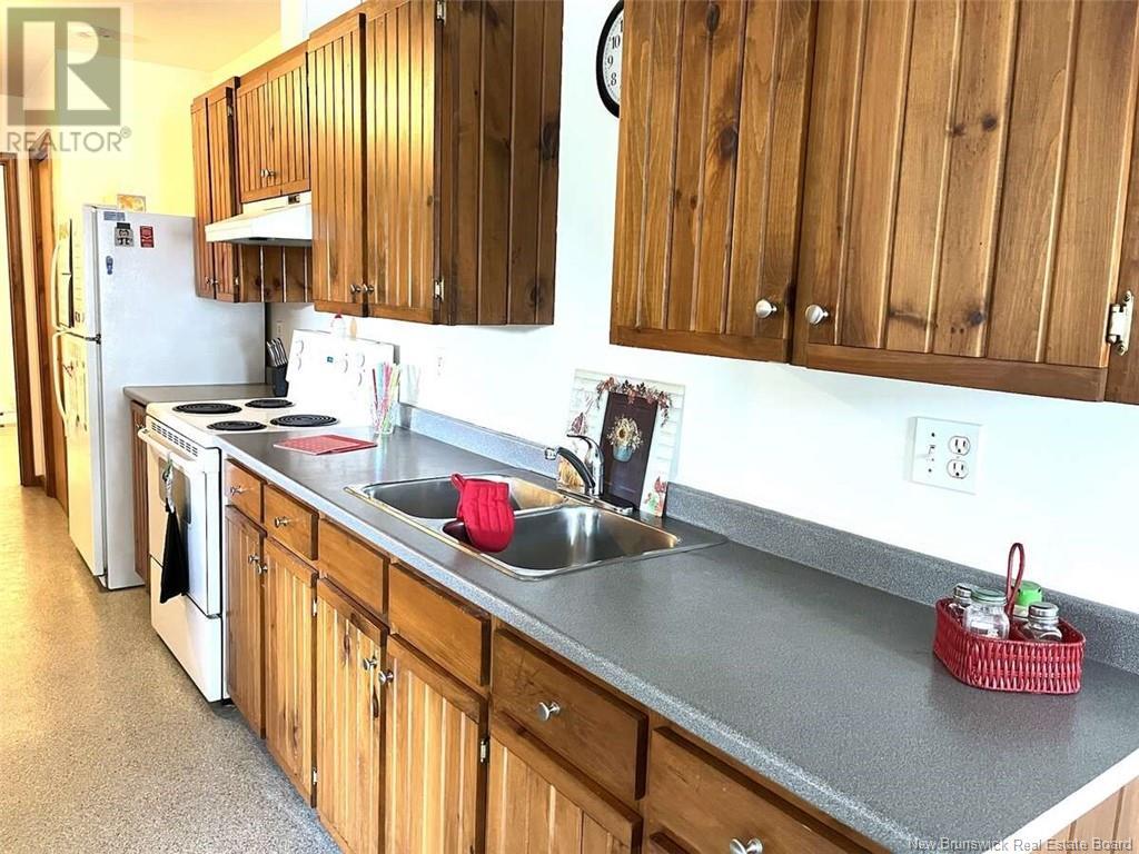 324 Main Street, Hartland, New Brunswick  E7P 2M8 - Photo 7 - NB117557