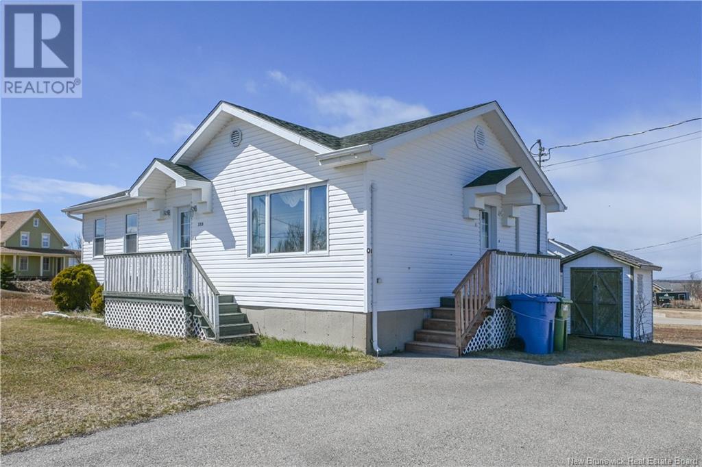 359 Rue De L'le Street, Caraquet, New Brunswick  E1W 1B5 - Photo 2 - NB117601