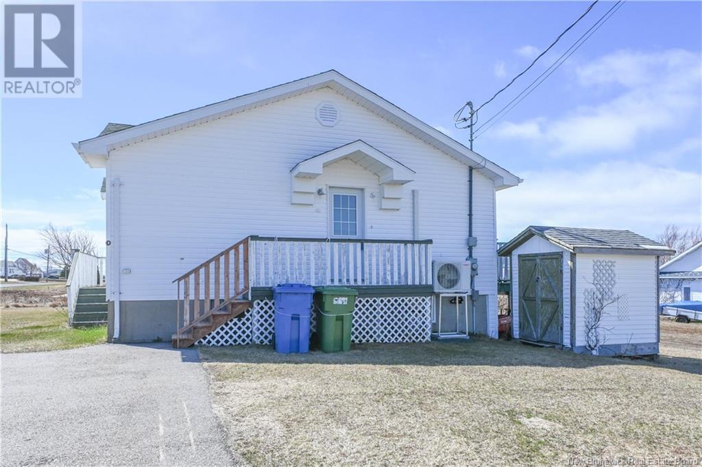359 Rue De L'le Street, Caraquet, New Brunswick  E1W 1B5 - Photo 3 - NB117601