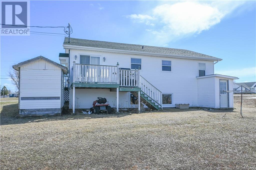 359 Rue De L'le Street, Caraquet, New Brunswick  E1W 1B5 - Photo 4 - NB117601
