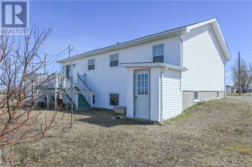 359 Rue De L'le Street, Caraquet, New Brunswick  E1W 1B5 - Photo 5 - NB117601