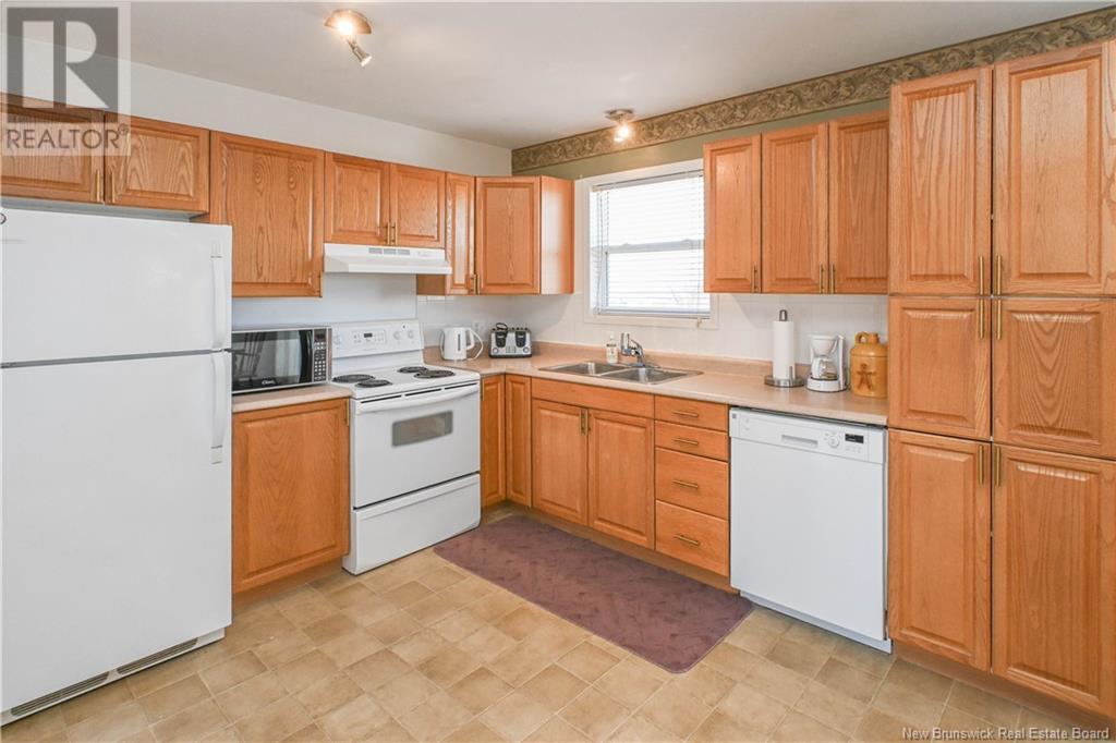 359 Rue De L'le Street, Caraquet, New Brunswick  E1W 1B5 - Photo 8 - NB117601