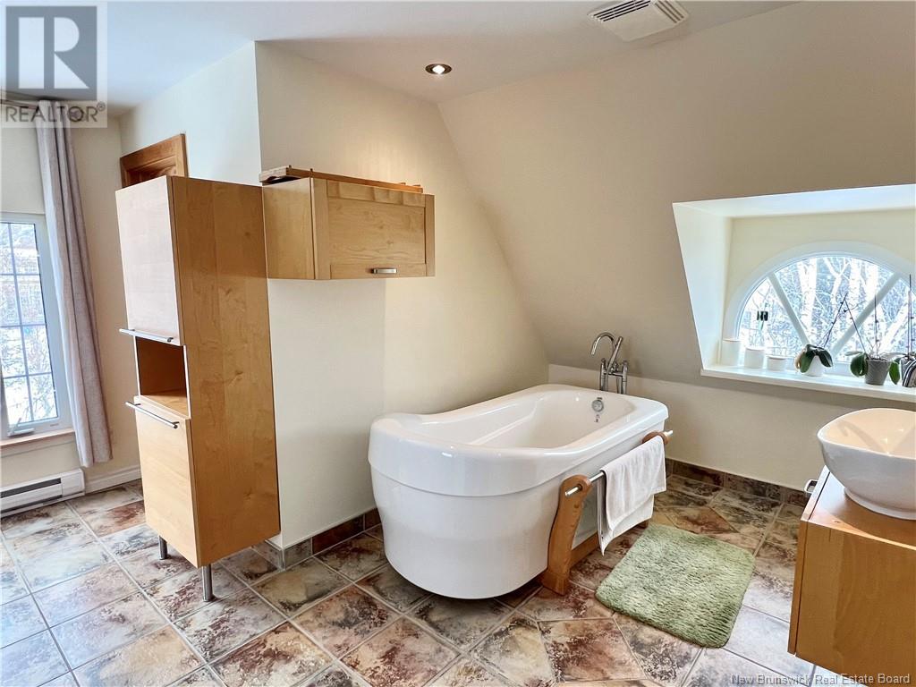 1900 Connemara Place, Bathurst, New Brunswick  E2A 4Y2 - Photo 25 - NB117597