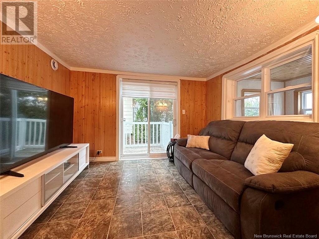 42 St-Jean Avenue, Edmundston, New Brunswick  E3V 1C8 - Photo 5 - NB117558