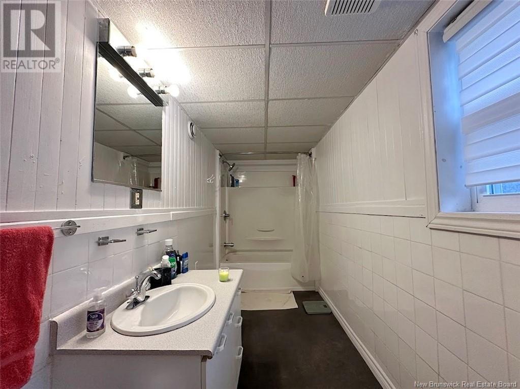 42 St-Jean Avenue, Edmundston, New Brunswick  E3V 1C8 - Photo 7 - NB117558