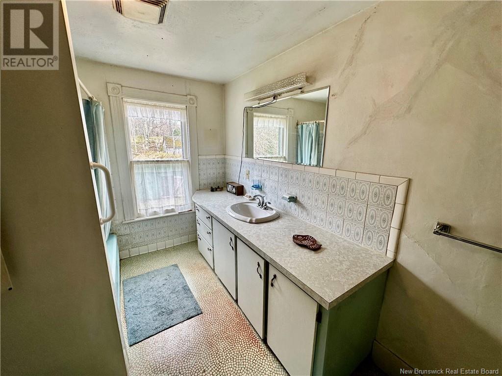 251 Kennebecasis River Road, Hampton, New Brunswick  E5N 6L1 - Photo 18 - NB117320