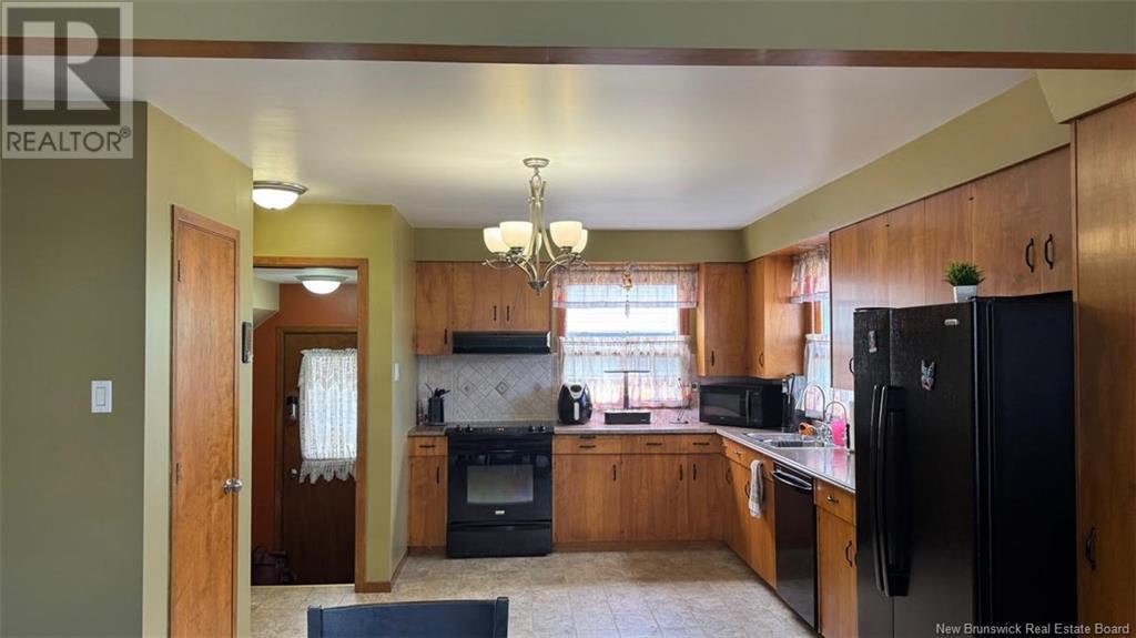 62 Pouvoir Street, Edmundston, New Brunswick  E3V 2X8 - Photo 4 - NB117745