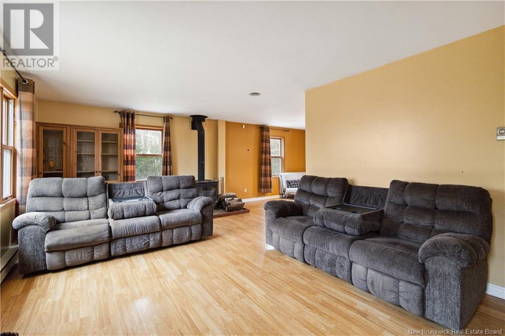 300 Fairfield Road, Sackville, New Brunswick  E4L 2Y2 - Photo 7 - NB117211