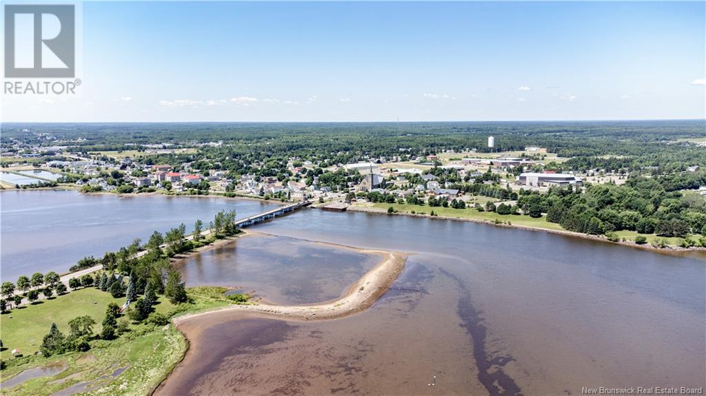 36 Acadie, Bouctouche, New Brunswick  E4S 2T2 - Photo 5 - NB117750