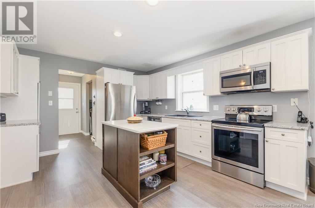 721 Pinewood Road, Riverview, New Brunswick  E1B 4V7 - Photo 12 - NB117255