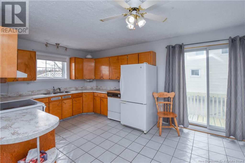 336 Saint-Pierre E. Boulevard, Caraquet, New Brunswick  E1W 1B4 - Photo 11 - NB117790