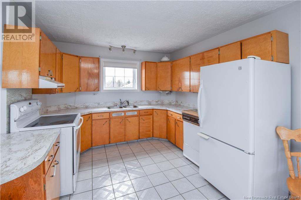 336 Saint-Pierre E. Boulevard, Caraquet, New Brunswick  E1W 1B4 - Photo 13 - NB117790