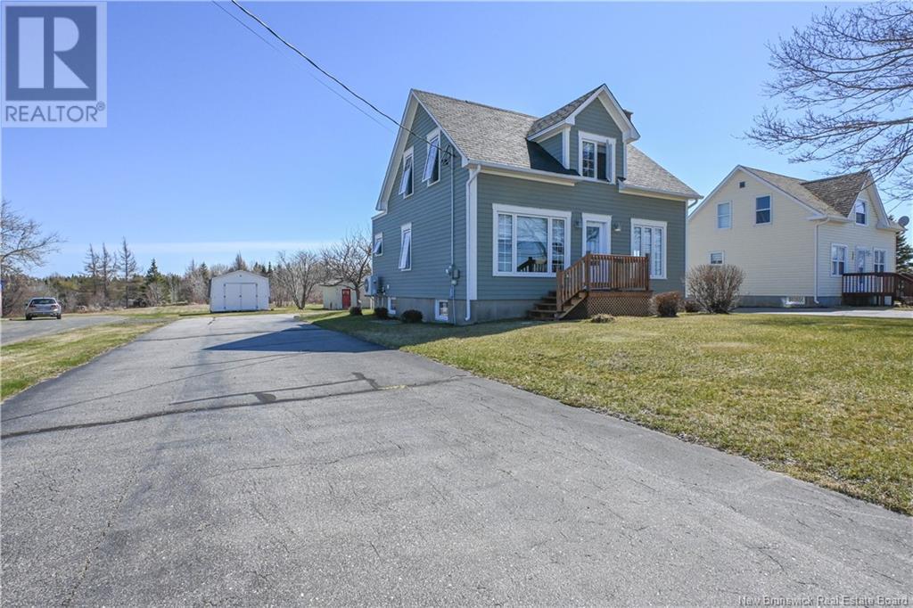 336 Saint-Pierre E. Boulevard, Caraquet, New Brunswick  E1W 1B4 - Photo 2 - NB117790