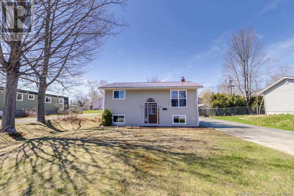 147 Elizabeth Street, Woodstock, New Brunswick  E7M 1P9 - Photo 3 - NB117827